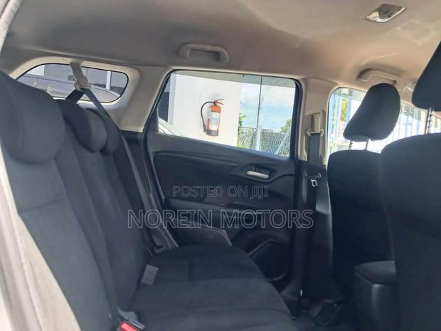 Honda Fit Shuttle 2019 Silver