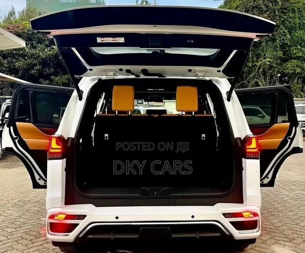 Lexus LX 2023 Pearl