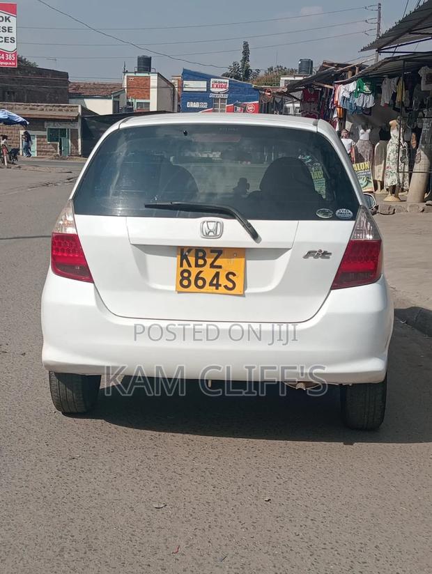 Honda Fit 2006 White