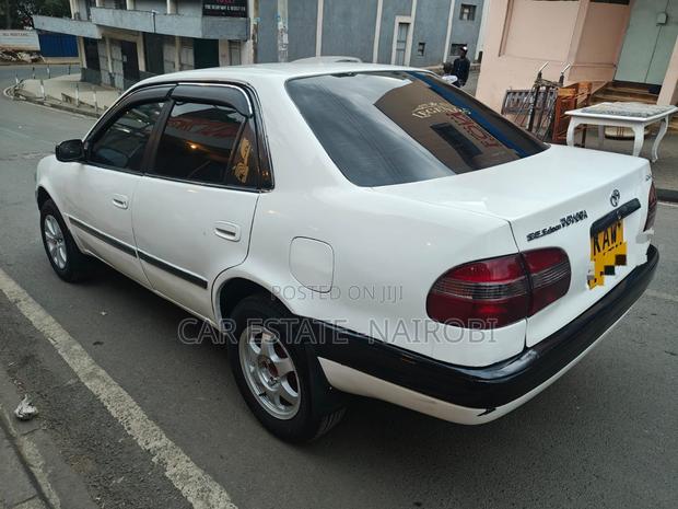 Toyota Corolla Sedan 2003 White
