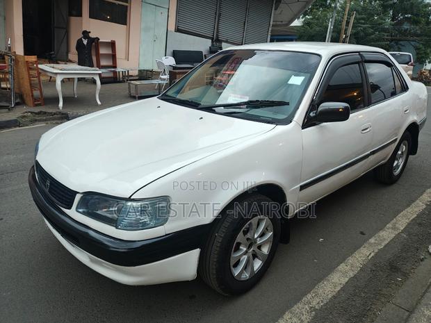 Toyota Corolla Sedan 2003 White