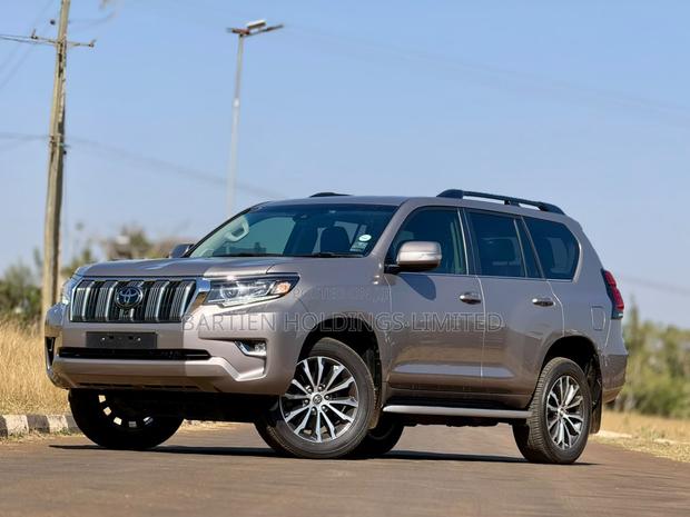 Toyota Land Cruiser Prado 2.8 2022 Brown