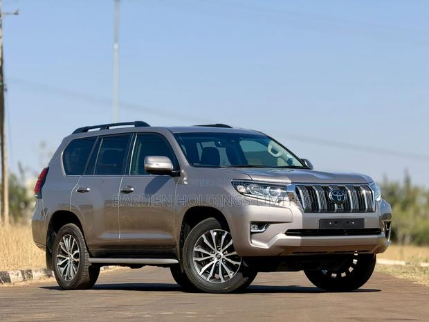 Toyota Land Cruiser Prado 2.8 2022 Brown