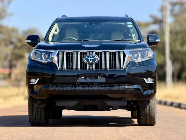 Toyota Land Cruiser Prado 2.8 2022 Black