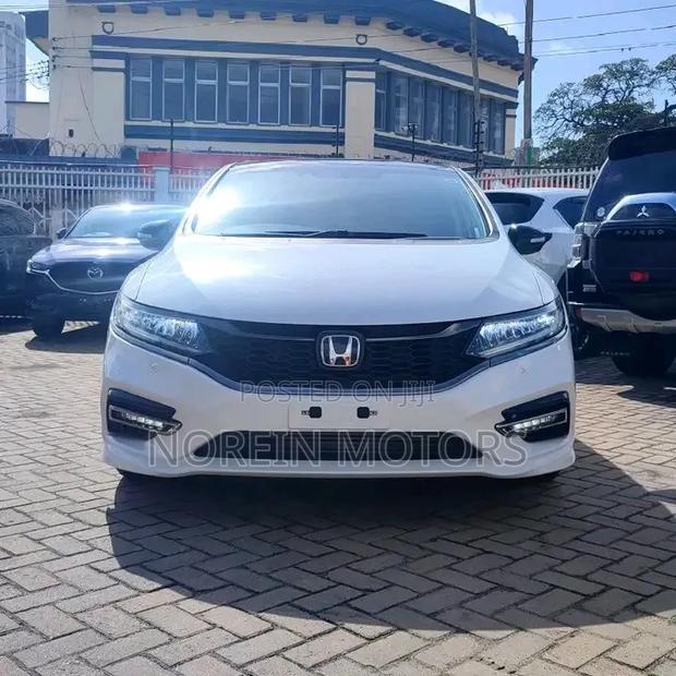 Honda Jade 2019 White