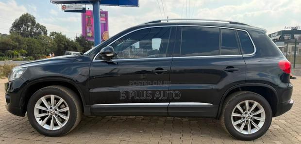 Volkswagen Tiguan 2012 Black