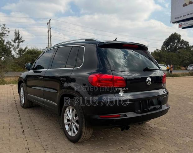 Volkswagen Tiguan 2012 Black