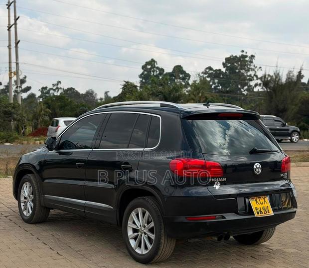 Volkswagen Tiguan 2012 Black