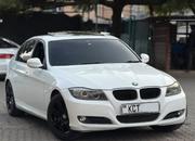 BMW 320i Sedan RWD 2011 White for sale
