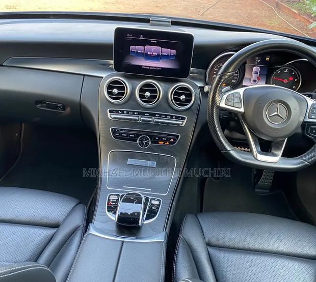 Mercedes-Benz C220 2018 Blue