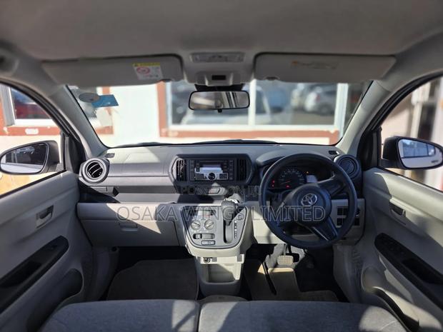 Toyota Passo 2019 White
