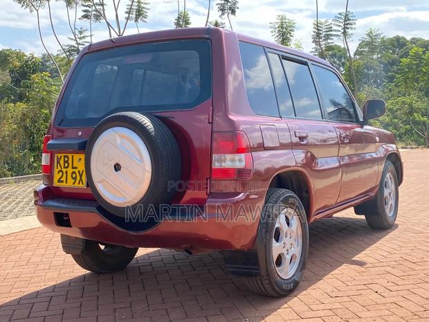 Mitsubishi Pajero IO 2003 Red