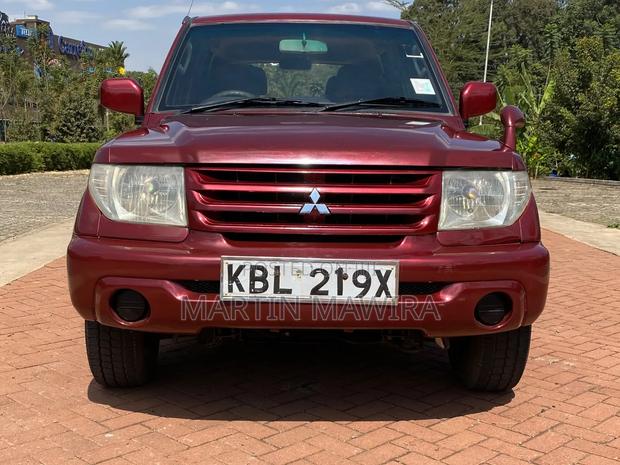 Mitsubishi Pajero IO 2003 Red