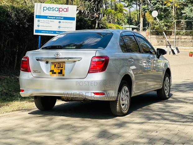 Toyota Axio 2018 Silver
