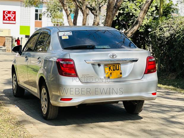 Toyota Axio 2018 Silver