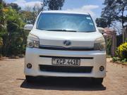 Toyota Voxy 2010 White for sale