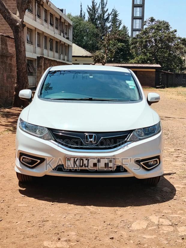 Honda Jade 2015 White