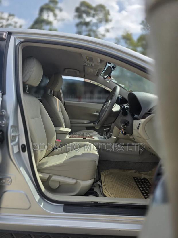 Toyota Premio 2012 Silver