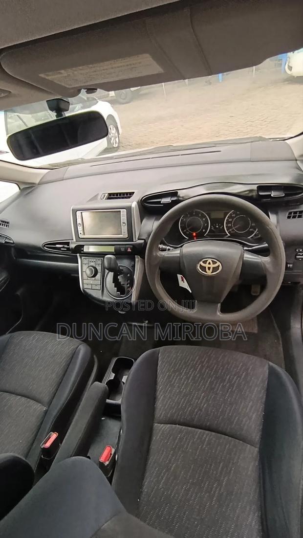 Toyota Wish 2010 Gray