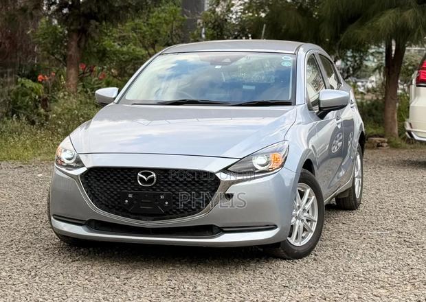 Mazda 2 2019 Silver