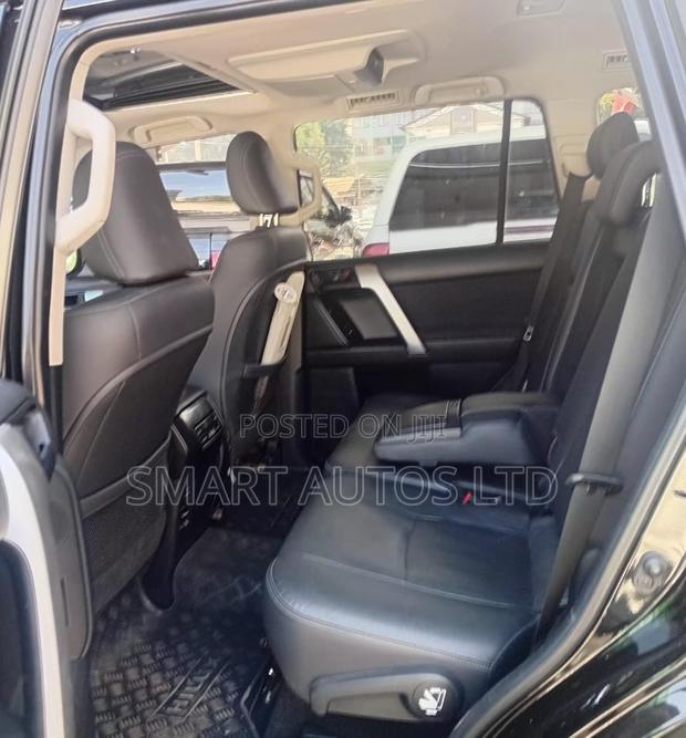 Toyota Land Cruiser Prado 2017 Black