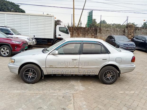 Toyota Corolla 1996 Silver