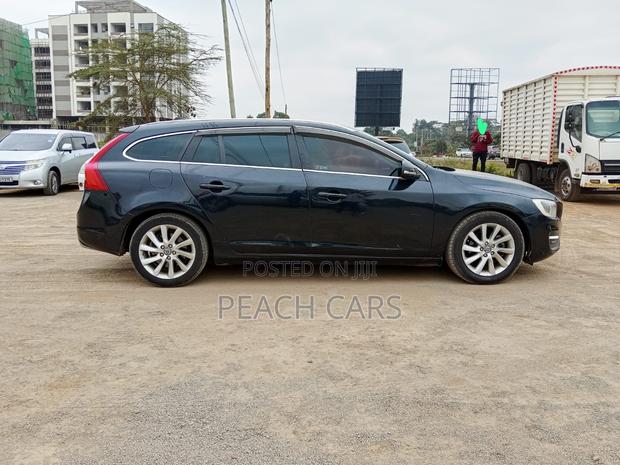 Volvo V60 2015 Black