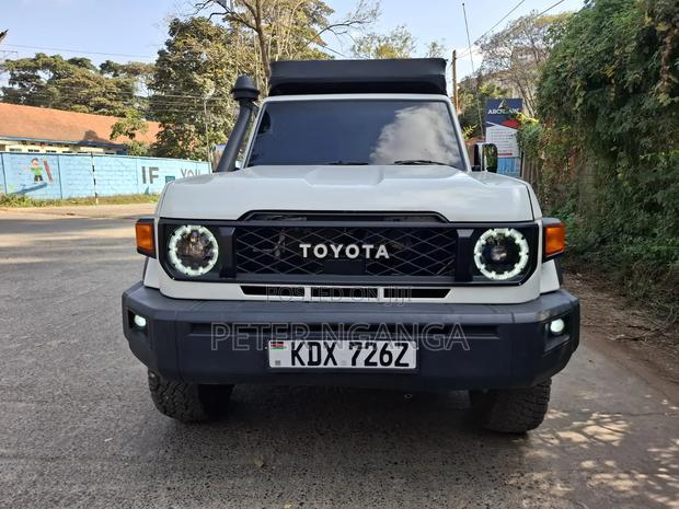 Toyota Land Cruiser 2012 White