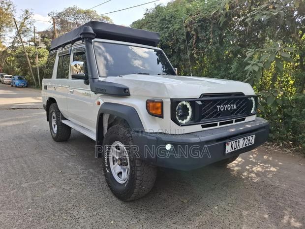 Toyota Land Cruiser 2012 White