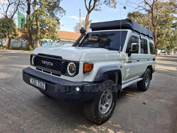 Toyota Land Cruiser 2012 White
