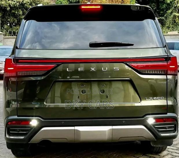 Lexus LX 2022 Green