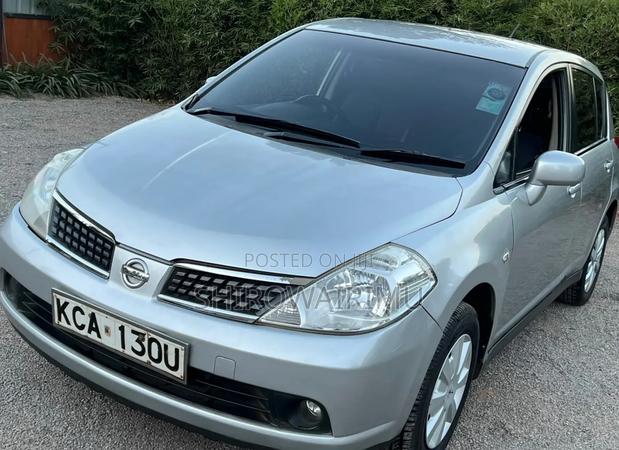 Nissan Tiida 2007 Silver
