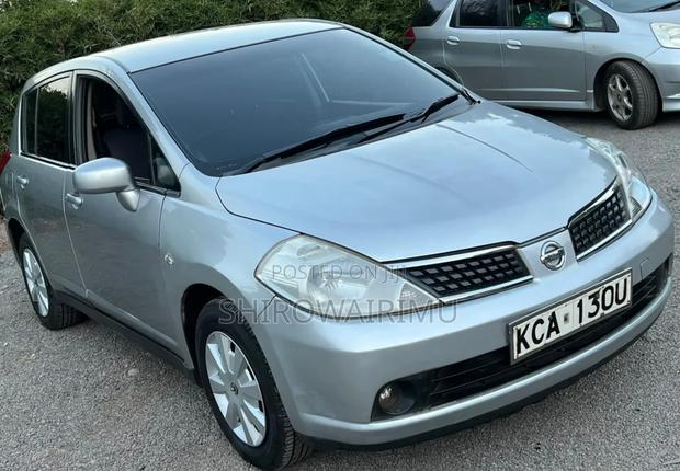 Nissan Tiida 2007 Silver
