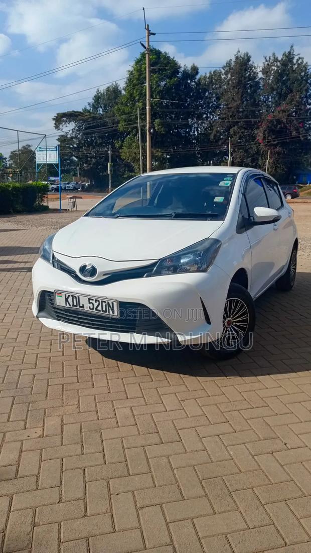 Toyota Vitz 2015 White