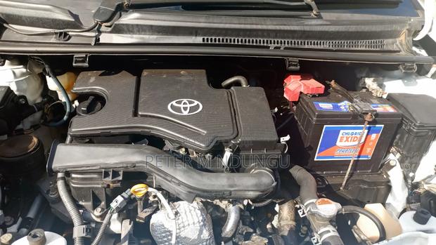 Toyota Vitz 2015 White