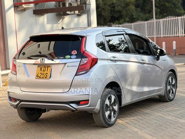 Honda Fit 2018 Silver