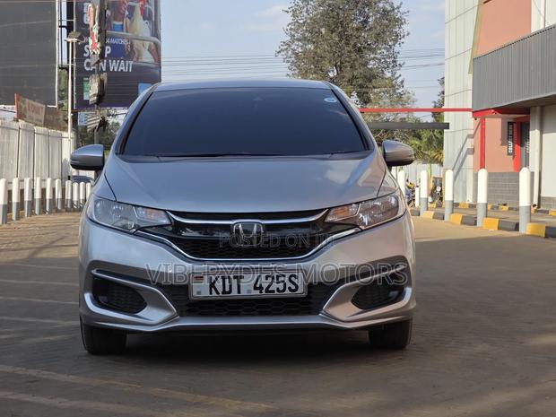 Honda Fit 2018 Silver