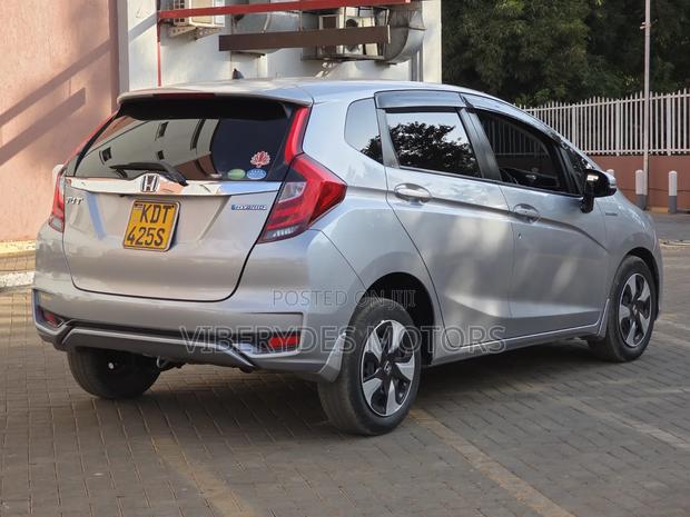 Honda Fit 2018 Silver