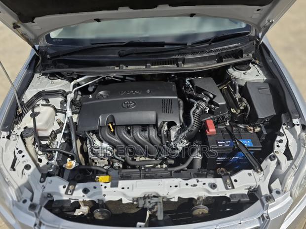 Toyota Premio 2012 Silver