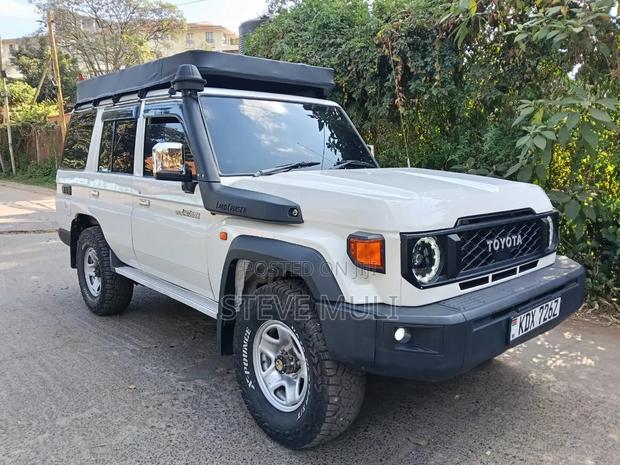 Toyota Land Cruiser 2012 White