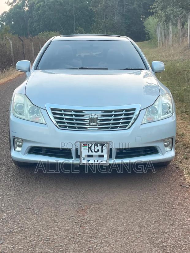 Toyota Crown 2011 Silver