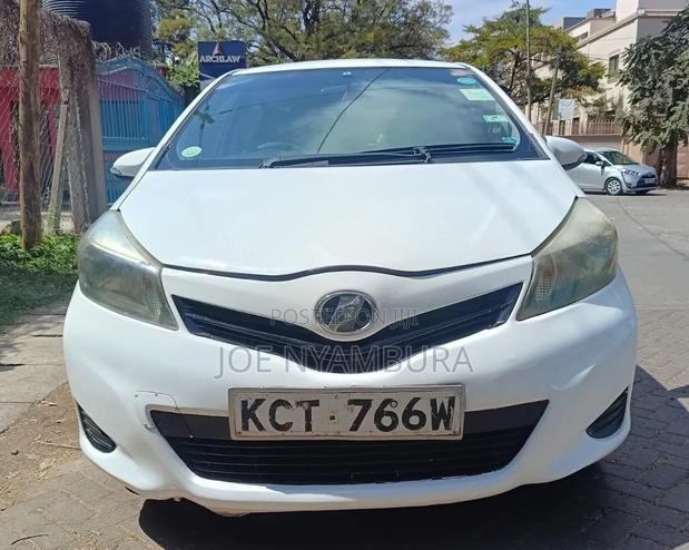 Toyota Vitz 2011 White