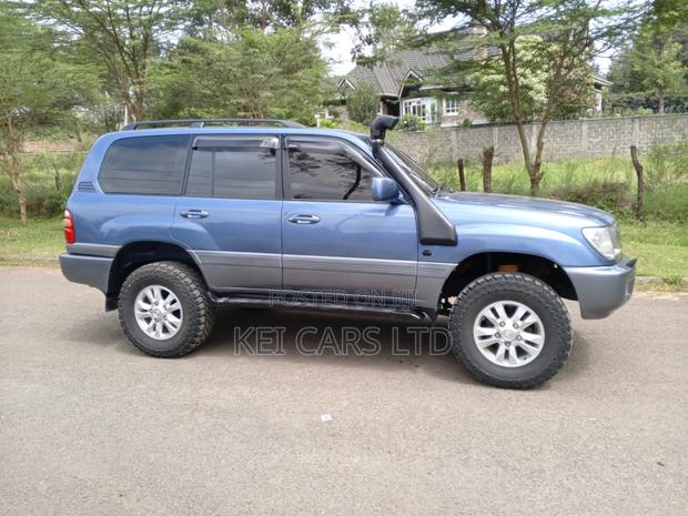 Toyota Land Cruiser 2002 Blue