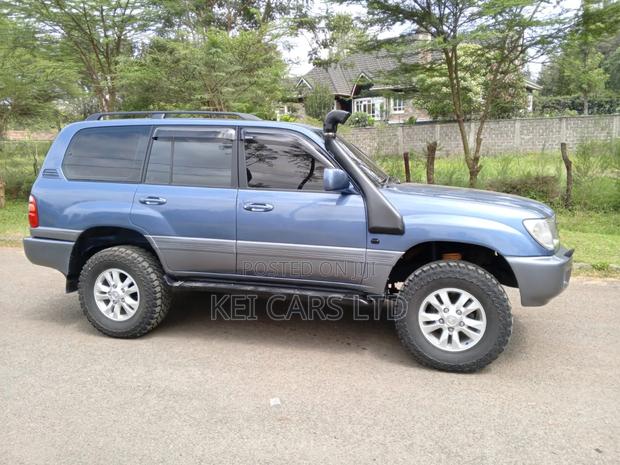 Toyota Land Cruiser 2002 Blue
