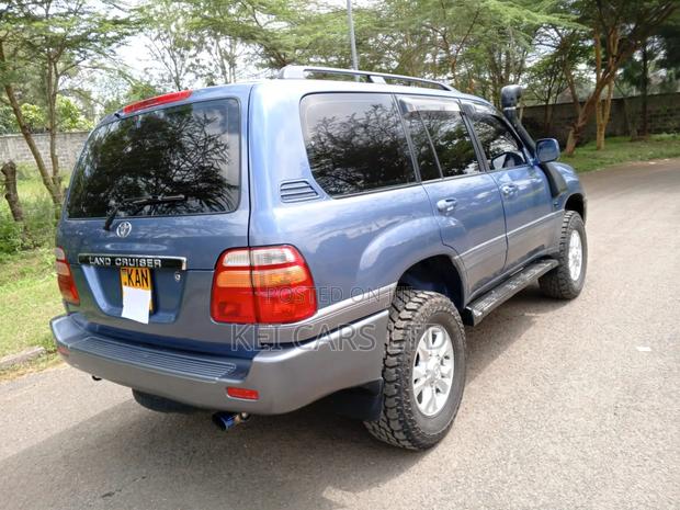 Toyota Land Cruiser 2002 Blue