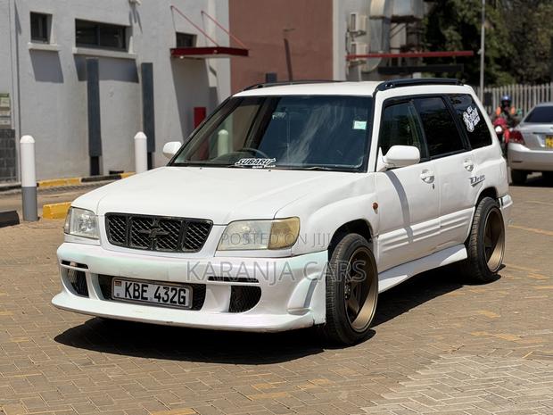 Subaru Forester SF 2.5 L 2001 White