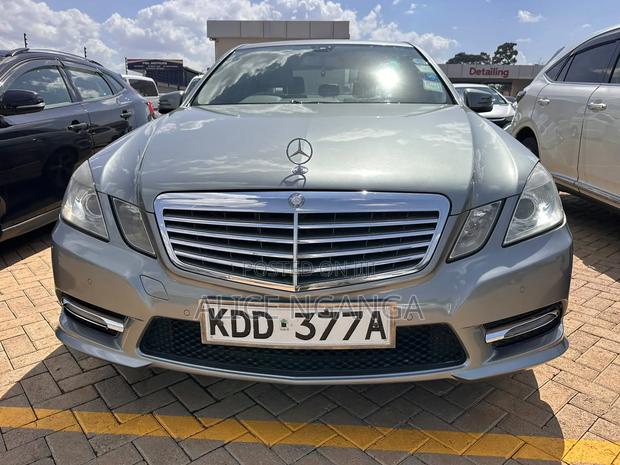 Mercedes-Benz E200 2014 Silver