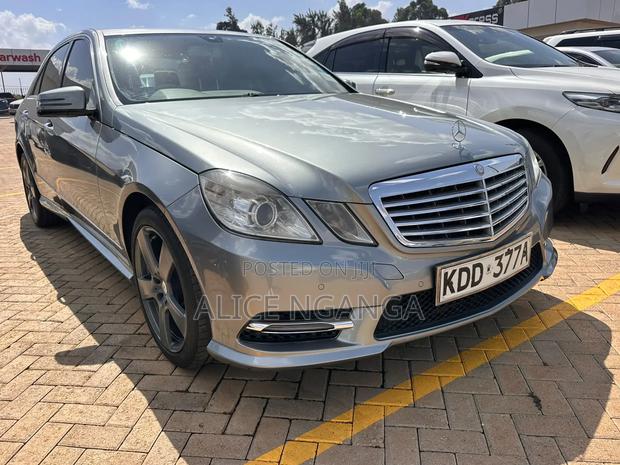 Mercedes-Benz E200 2014 Silver