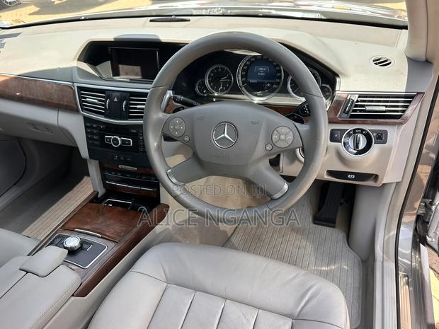 Mercedes-Benz E200 2014 Silver