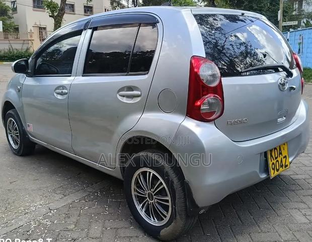Toyota Passo 2014 Silver